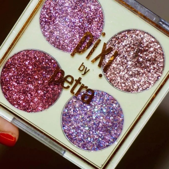 2/$20! Pixi Glittery Eye Quad - Rose Bronze - Picture 2 of 12